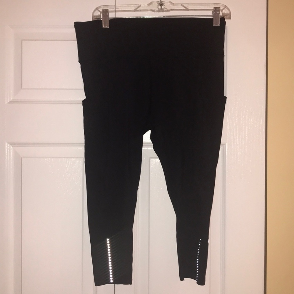 Lululemon Fast and Frew crop size 10 black